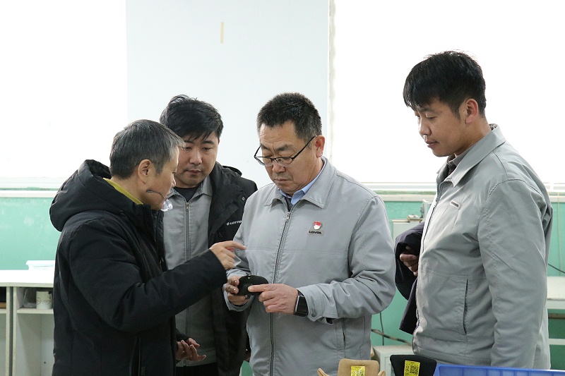 國(guó)內(nèi)著名集團(tuán)蒞臨百華鞋業(yè)，攜手打造合作新篇章！