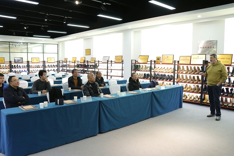 意大利RSA蒞臨百華鞋業(yè)洽談項目并成功簽約！