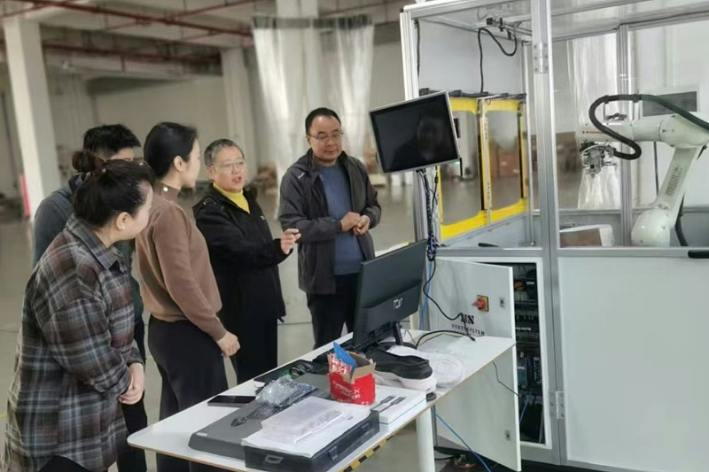 百華鞋業(yè)赴羅霸自動(dòng)化系統(tǒng)(廣東)有限公司考察并正式簽訂合同