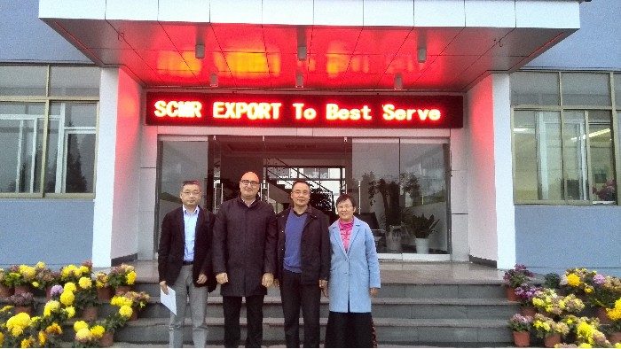 沙特阿拉伯客戶(hù)參觀(guān)百華工廠(chǎng)